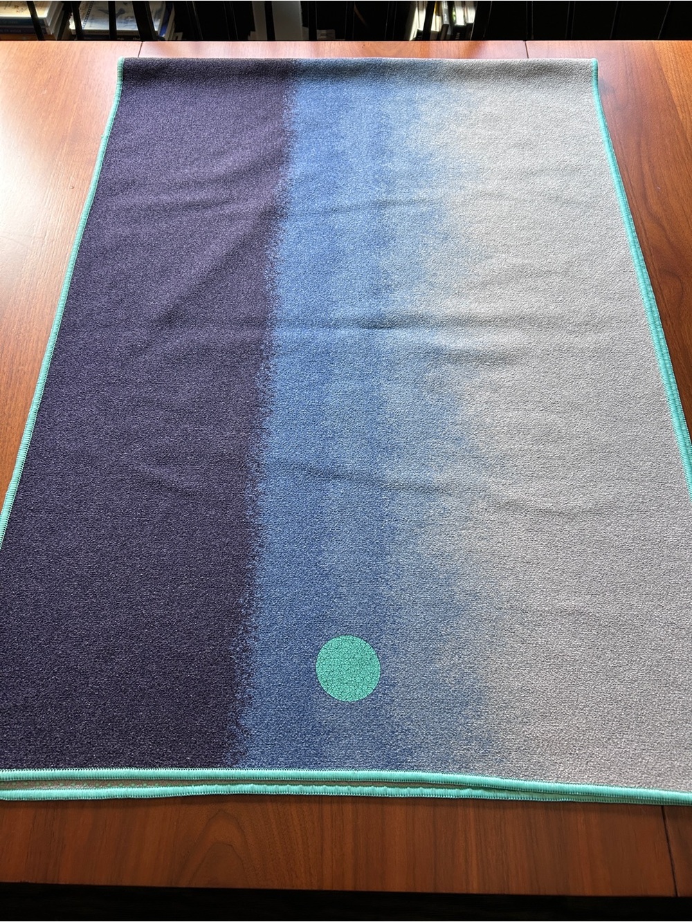 manduka Mint-Accent Gray Non-Slip Yoga Towel 24x71 - Picture 4 of 6